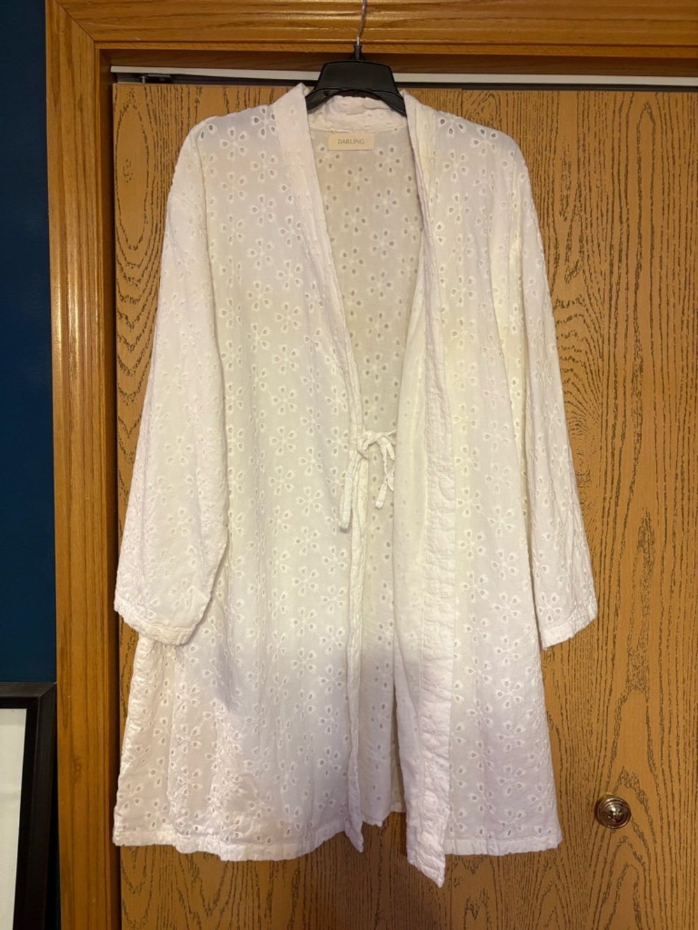 Darling White Eyelet Embroidered Robe NWOT